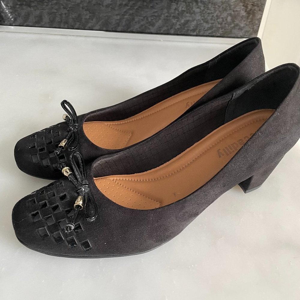 Picadilly heels. Black heels with bow detail on toe, size 40, US 9